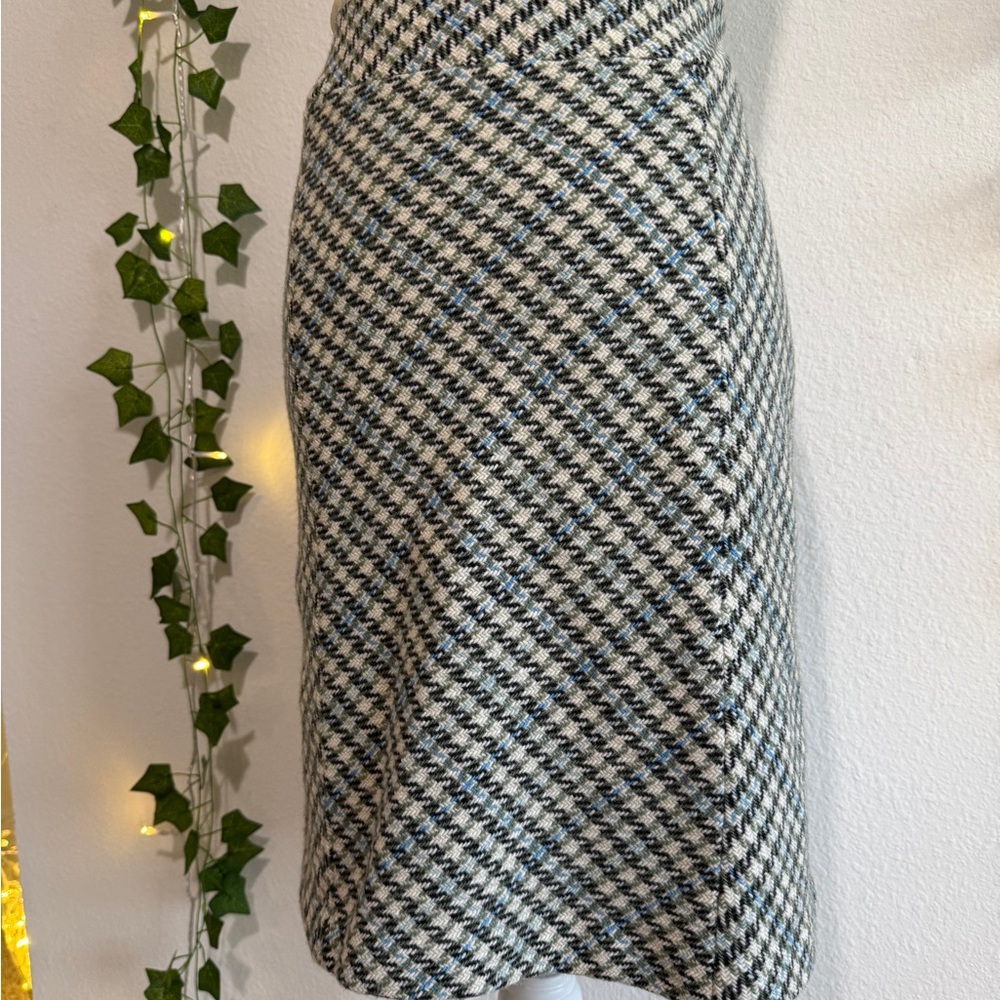 Ann Taylor Plaid Pencil Skirt - Picture 8 of 10